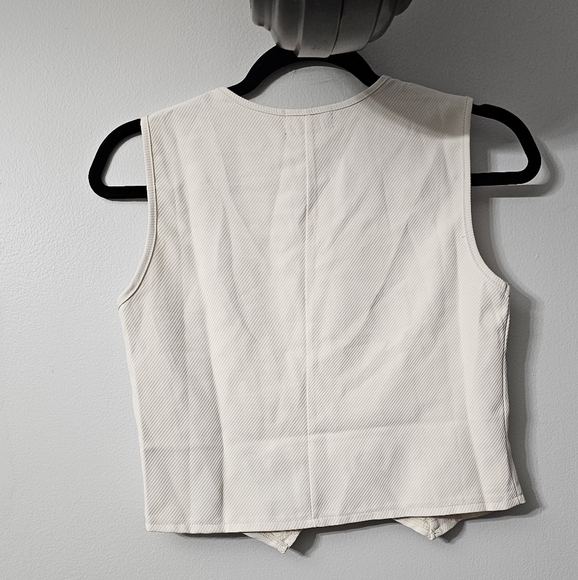 NWT Pretty Little Thing Cream Ribbed  Vest - Picture 5 of 6